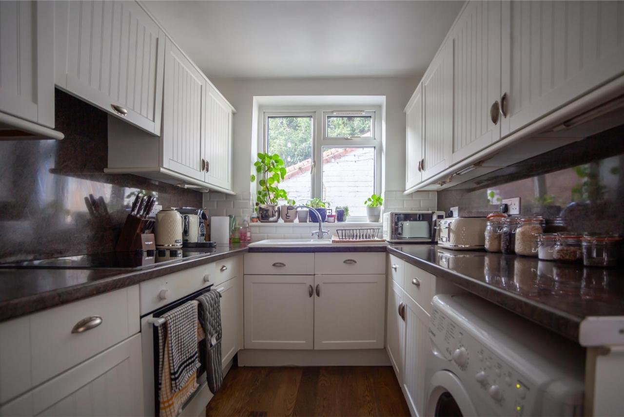 Hereford City - St Owens Terrace - Comfortable & Spacious Well Presented Three Storey House, Perfect For A Weekend Away & Exploring The City On Foot - Hosted By Rentmyhouse ภายนอก รูปภาพ