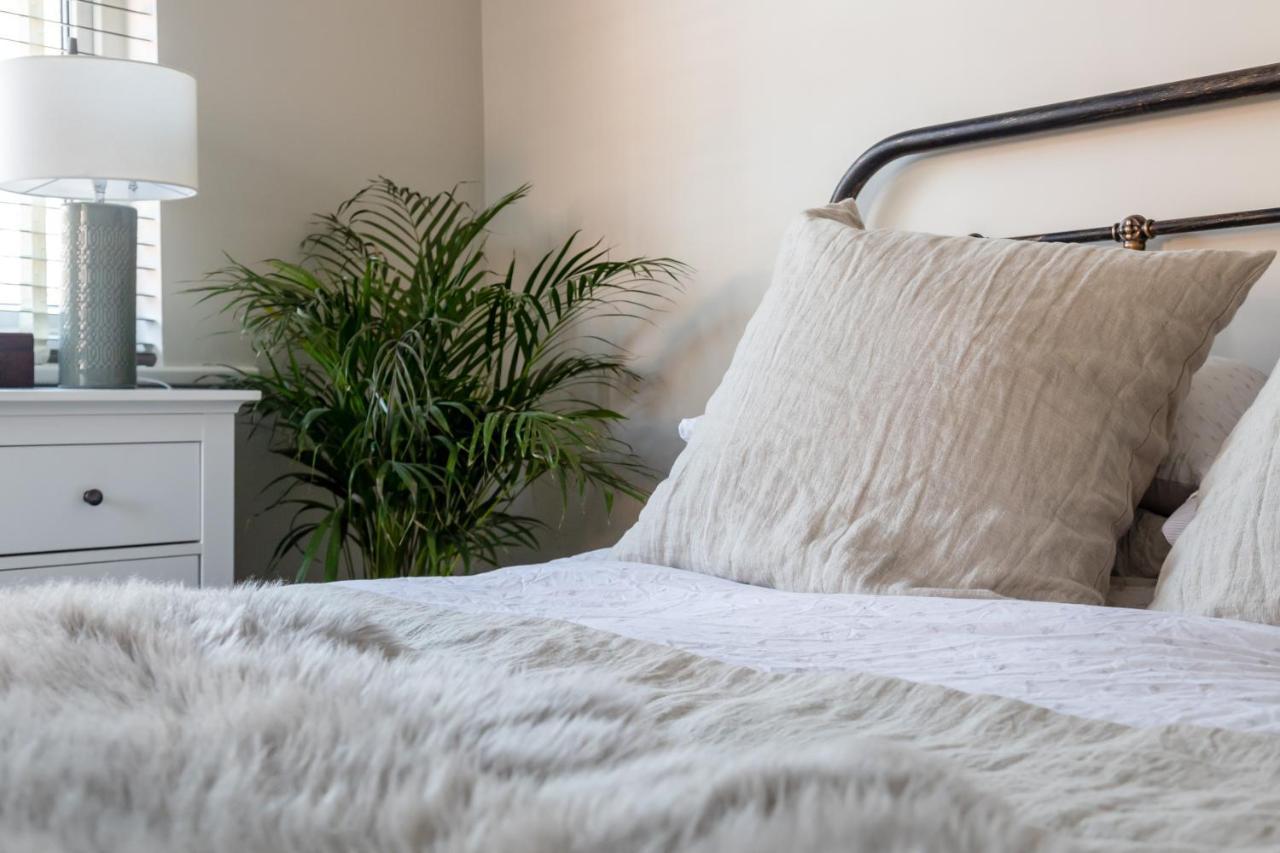 Hereford City - St Owens Terrace - Comfortable & Spacious Well Presented Three Storey House, Perfect For A Weekend Away & Exploring The City On Foot - Hosted By Rentmyhouse ภายนอก รูปภาพ