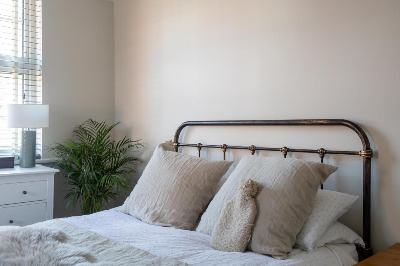 Hereford City - St Owens Terrace - Comfortable & Spacious Well Presented Three Storey House, Perfect For A Weekend Away & Exploring The City On Foot - Hosted By Rentmyhouse ภายนอก รูปภาพ